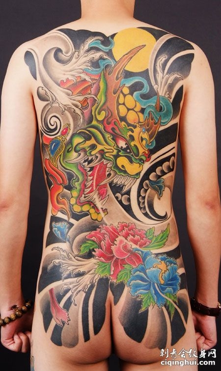 满背牡丹骷髅纹身图案 美女满背龙和牡丹纹身图案