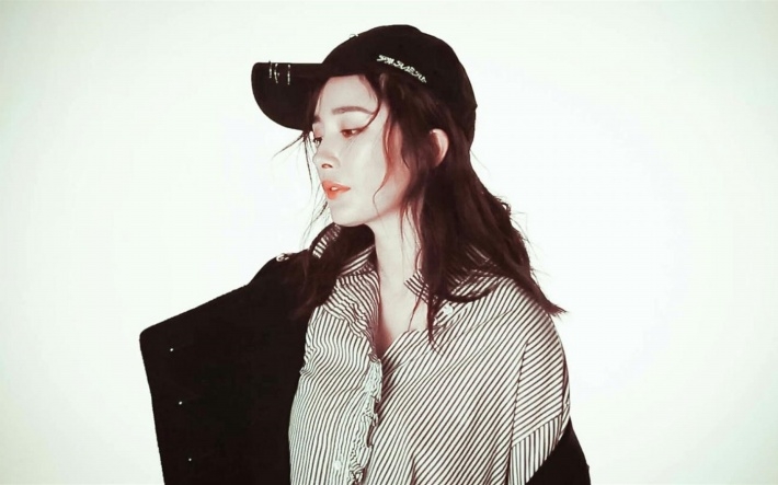 时尚辣妈杨幂杂志写真高清电脑壁纸