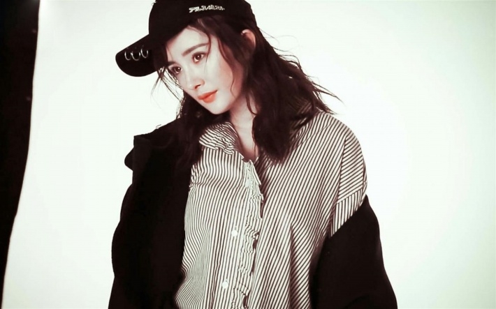 时尚辣妈杨幂杂志写真高清电脑壁纸