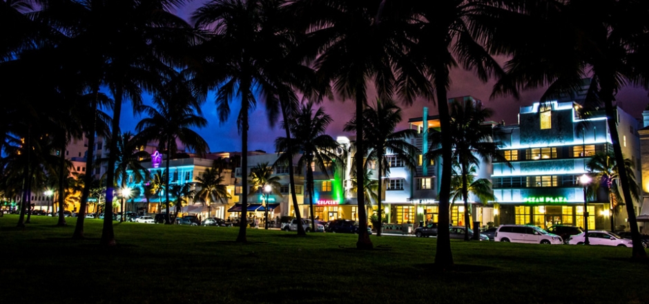 佛罗里达州,迈阿密,南海滩,夜间城市风景桌面壁纸