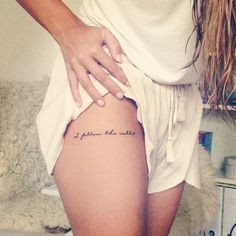 腿部纹身英文字母 女孩腿部漂亮的英文字母纹身