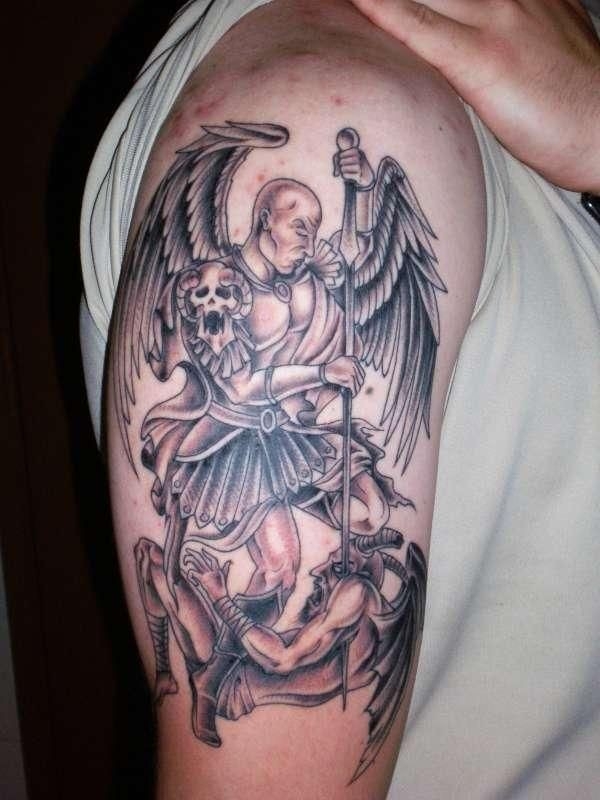 天使恶魔手臂纹身 天使恶魔心手臂纹身图片