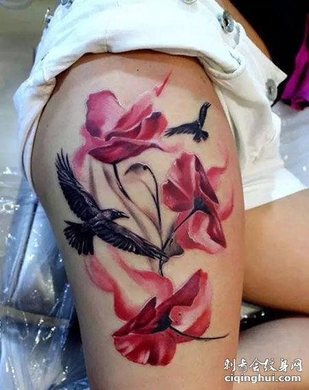 纹身罂粟花图片  气质女生背部罂粟花与英文纹身图案
