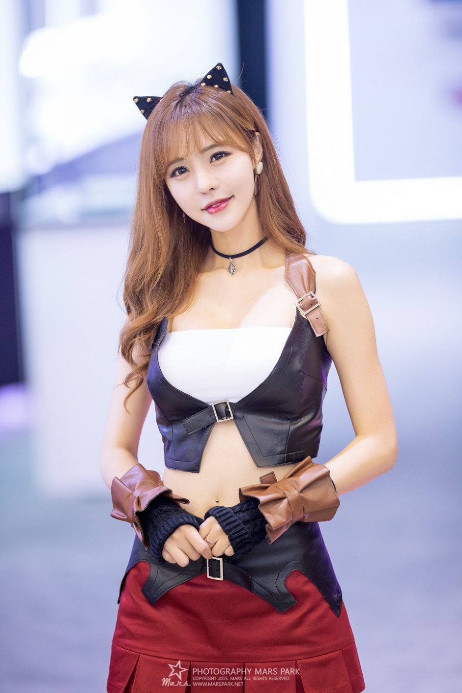 韩国美女徐珍儿制服短裙写真