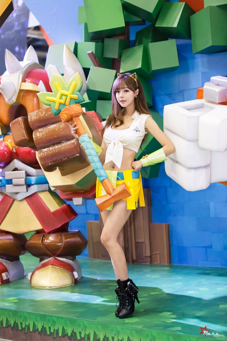 韩国美女徐珍儿制服短裙写真