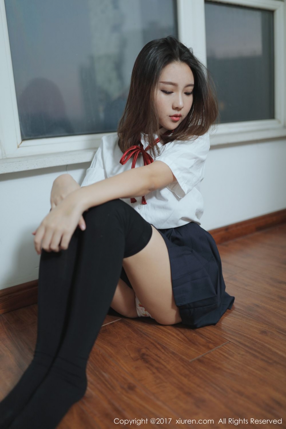 秀人网美女小魔女奈奈制服性感写真