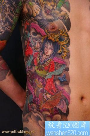 一张腹部彩色日本美女艺妓纹身图案