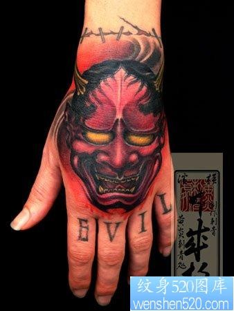 手背彩色日本般若纹身图案