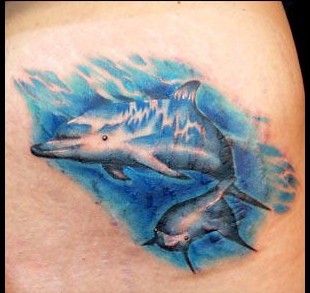 专业纹身：可爱的海豚纹身图片图案