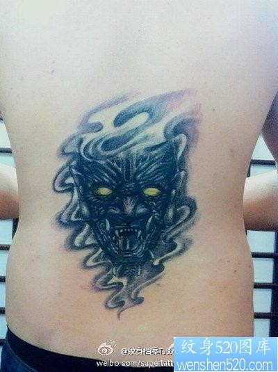 背部一张凶悍的恶魔鬼头纹身图片