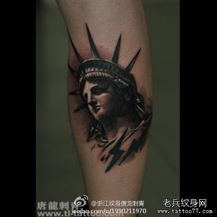 经典的一张自由女神石像纹身图片