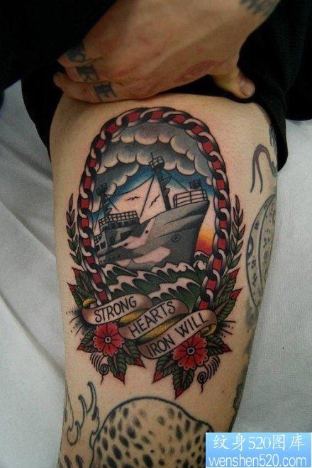 手臂内侧一张前卫经典的帆船纹身图片