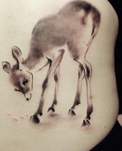 水墨风格的小鹿图形