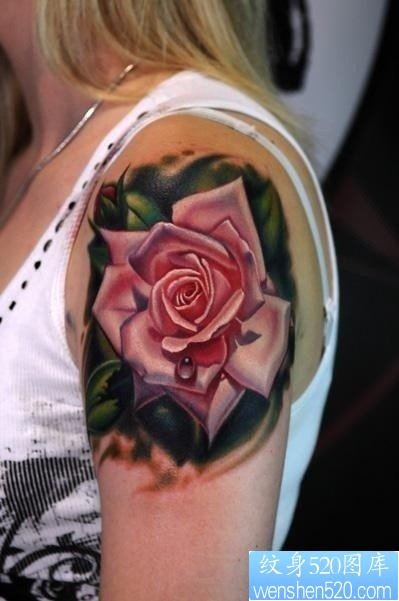 美女手臂前卫精美的欧美彩色玫瑰花纹身图片
