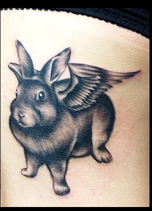 纹身520图库：可爱带翅膀兔子纹身图片图案
