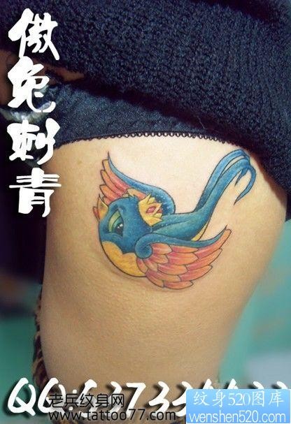 女孩子喜欢的燕子纹身图片