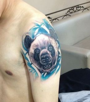 手臂国宝大熊猫纹身图片