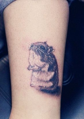 腿部可爱的小仓鼠纹身图片
