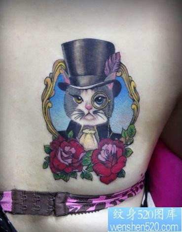 美女背部另类的猫咪纹身图片