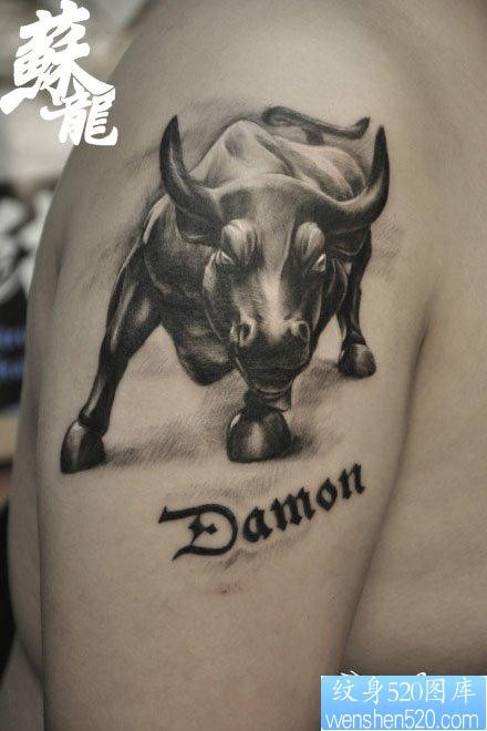 手臂一张经典很酷的公牛纹身图片