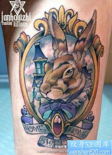 腿部前卫很酷的兔子纹身图片