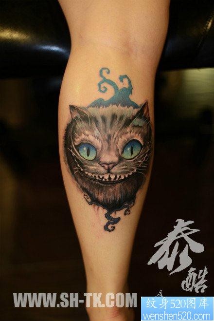 腿部可爱经典的柴郡猫纹身图片
