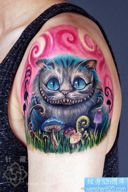手臂流行很酷的的一张猫咪纹身图片