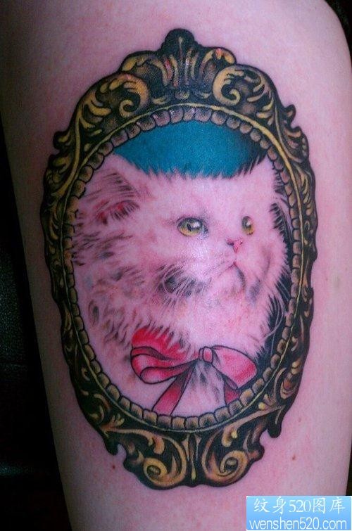 女人腿部呆呆的一张猫咪纹身图片