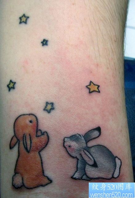 腿部超可爱的小兔子纹身图片