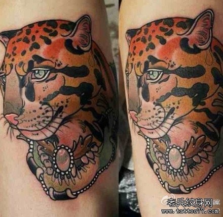 流行很酷的一张豹头纹身图片
