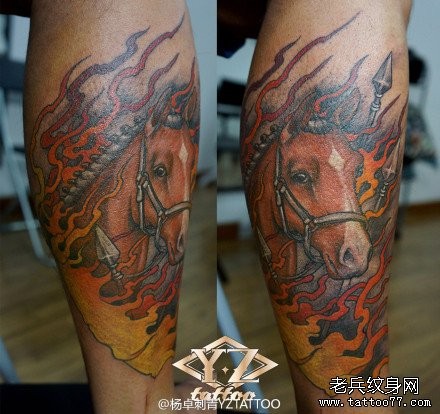 腿部经典很酷的马纹身图片