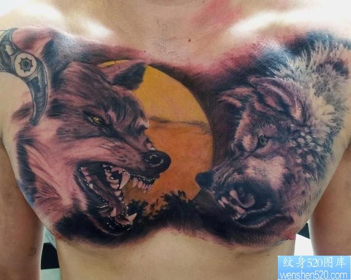 胸口一张霸气狼头纹身图案