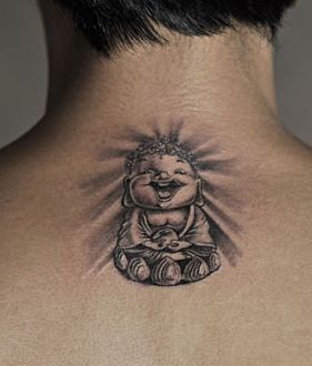 颈部可爱超萌的如来佛祖纹身图片