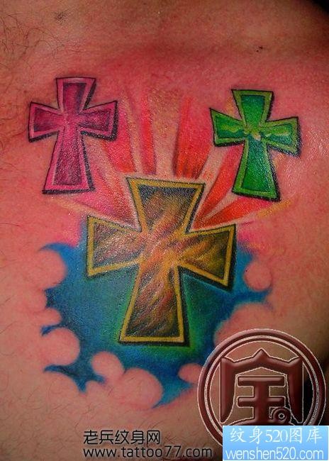好看的彩色十字架纹身图片
