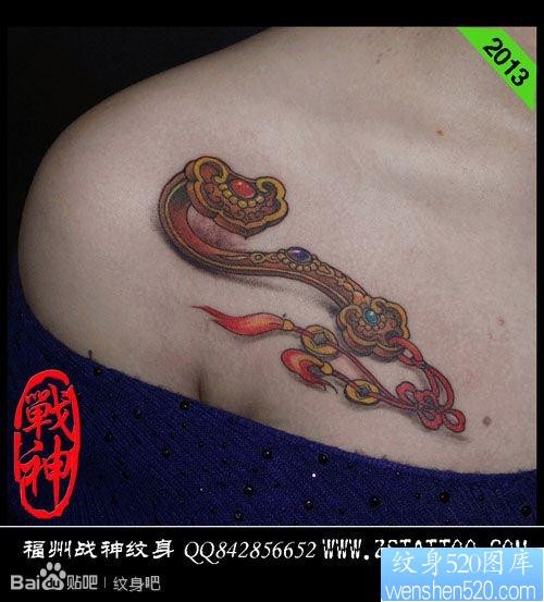 女人胸部流行经典的吉祥如意纹身图片