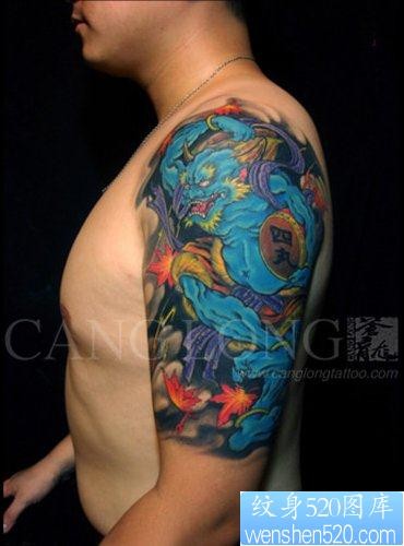 手臂流行很酷的雷神纹身图片