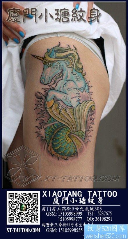 女人腿部一张精美流行的马头鱼尾兽纹身图片