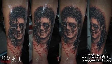 杰克逊纹身图片：手臂杰克逊肖像纹身图案