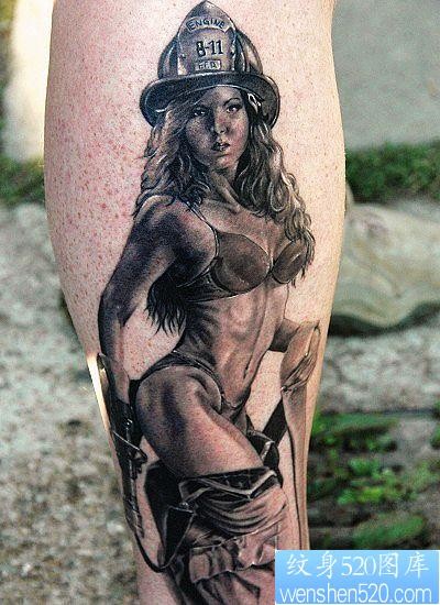 欧美性感美女纹身图片：腿部欧美美女纹身图案