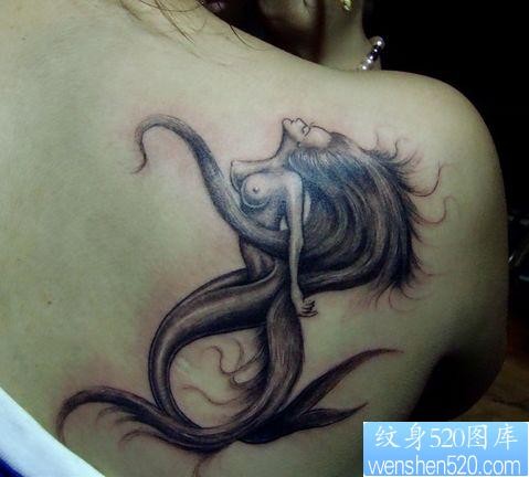 女孩子肩部好看的美人鱼纹身图片