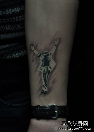 手臂一张图腾迈克杰克逊纹身图片