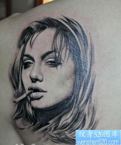 一张肩背安吉丽娜肖像纹身图片