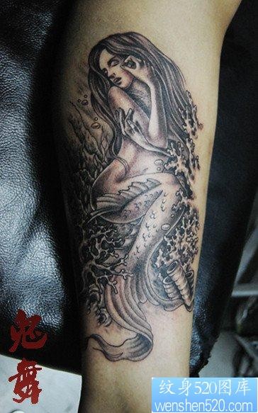 腿部漂亮流行的美人鱼纹身图片