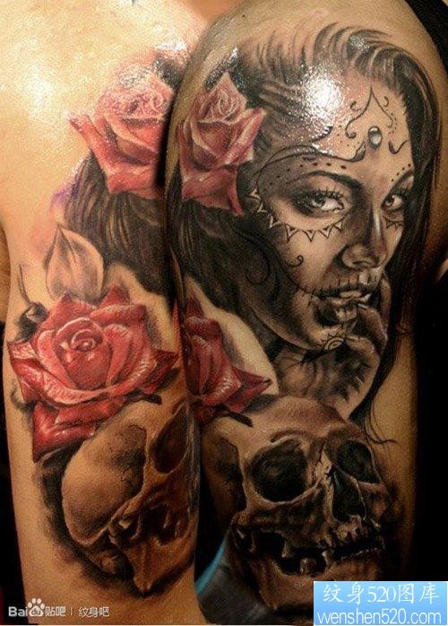 一张流行漂亮欧美亡灵装美女与骷髅纹身图片