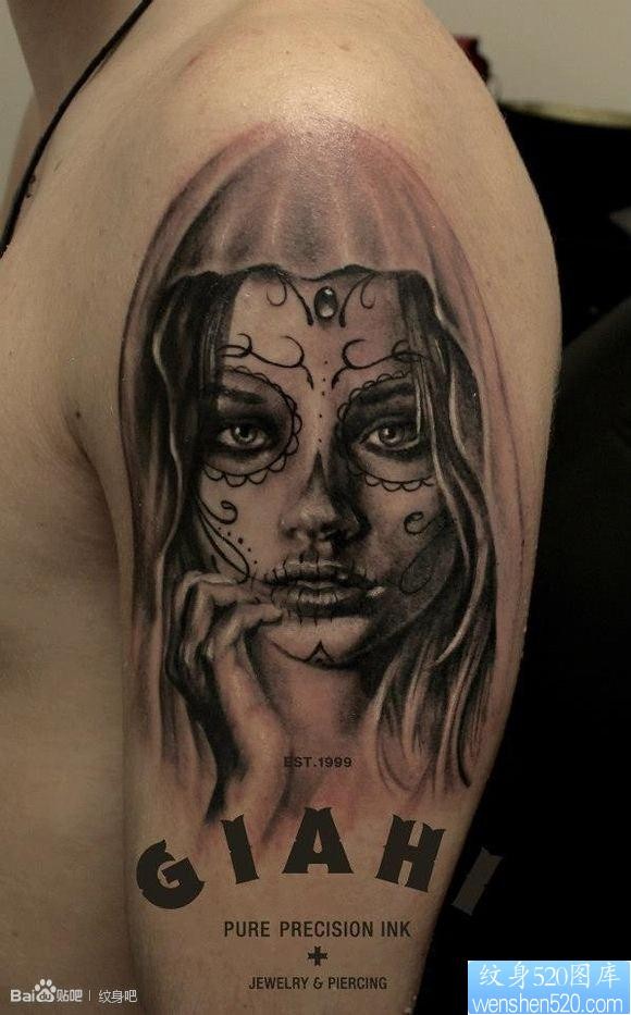 手臂前卫漂亮的一张欧美亡灵装美女纹身图片