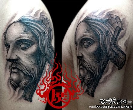 手臂流行经典的一张耶稣纹身图片