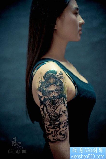 女人手臂流行漂亮的艺妓纹身图片