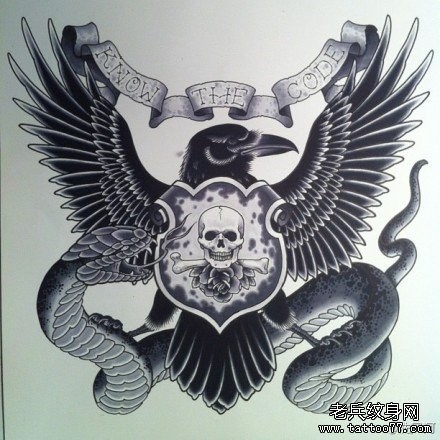 流行很酷的一张老鹰与蛇纹身手稿