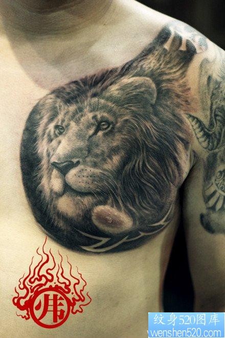 男生前胸很帅经典的狮头纹身图片