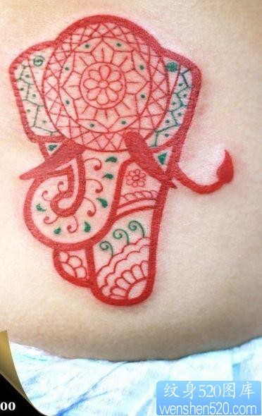 图腾纹身图片：腰部彩色图腾大象纹身图片纹身作品